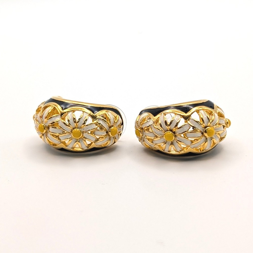 Joan Rivers Enamel Daisy Hoop Earrings Gold Tone White Floral Huggie Post - Picture 2 of 6